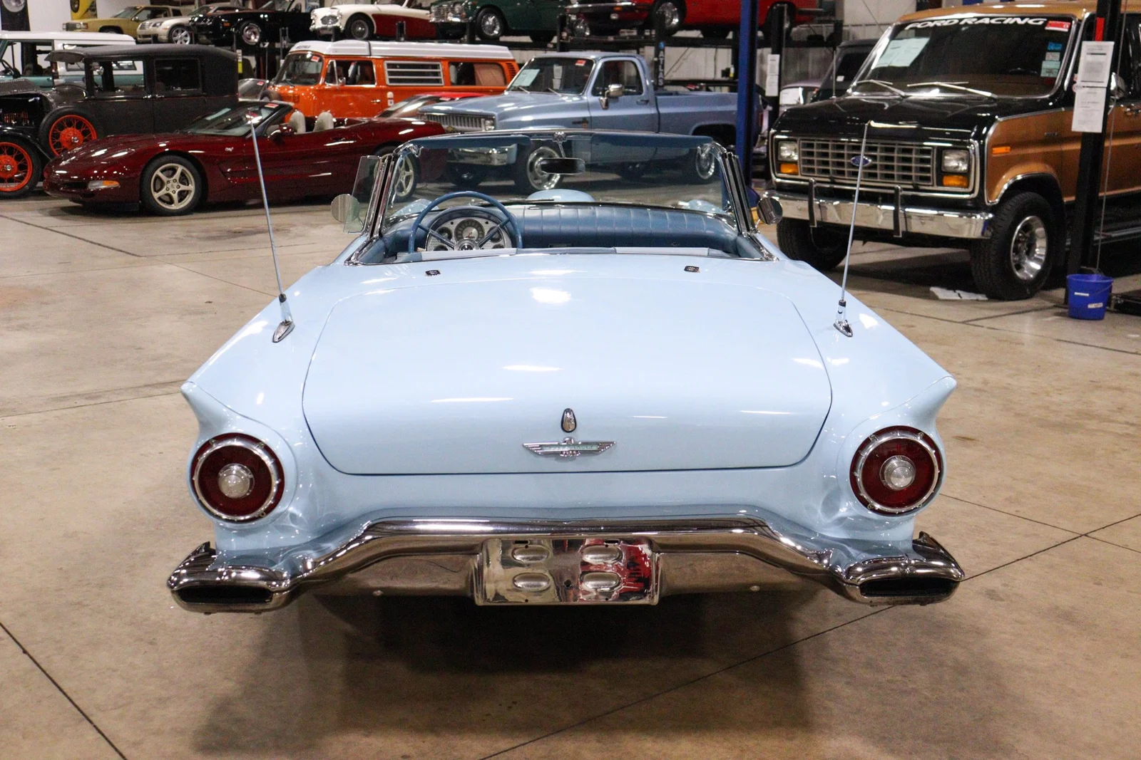 1957 Ford Thunderbird — gallery view 3