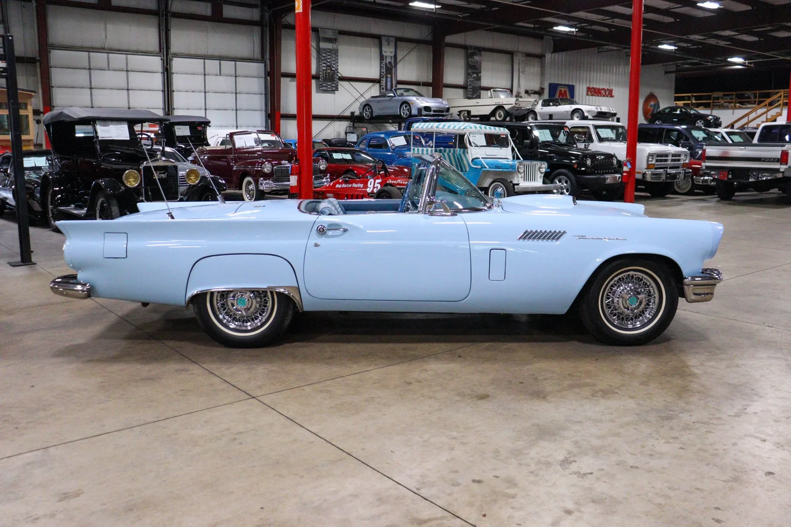 1957 Ford Thunderbird — gallery view 8