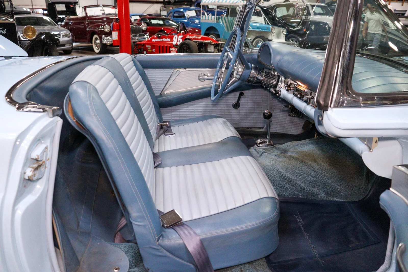 1957 Ford Thunderbird — gallery view 10