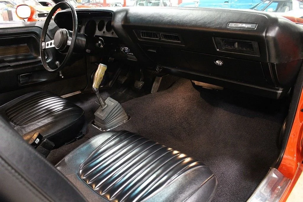 1971 Dodge Challenger — gallery view 10