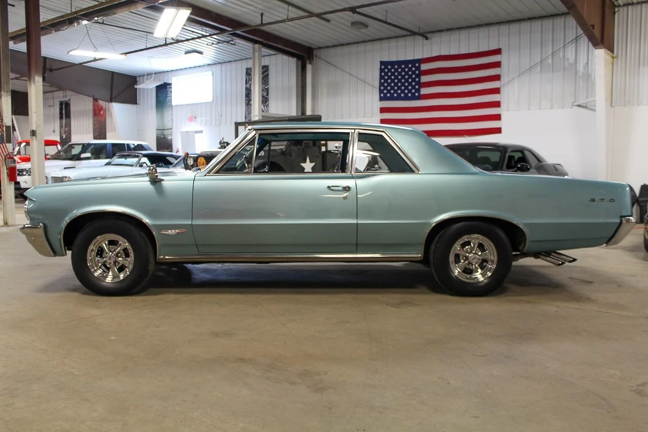 1964 Pontiac GTO — gallery view 4