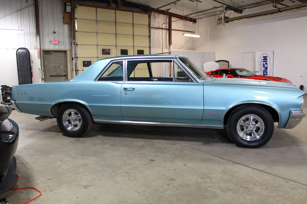 1964 Pontiac GTO — gallery view 6
