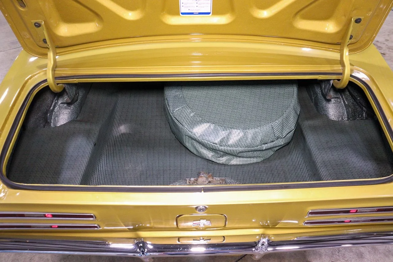 1967 Pontiac Firebird — gallery view 11