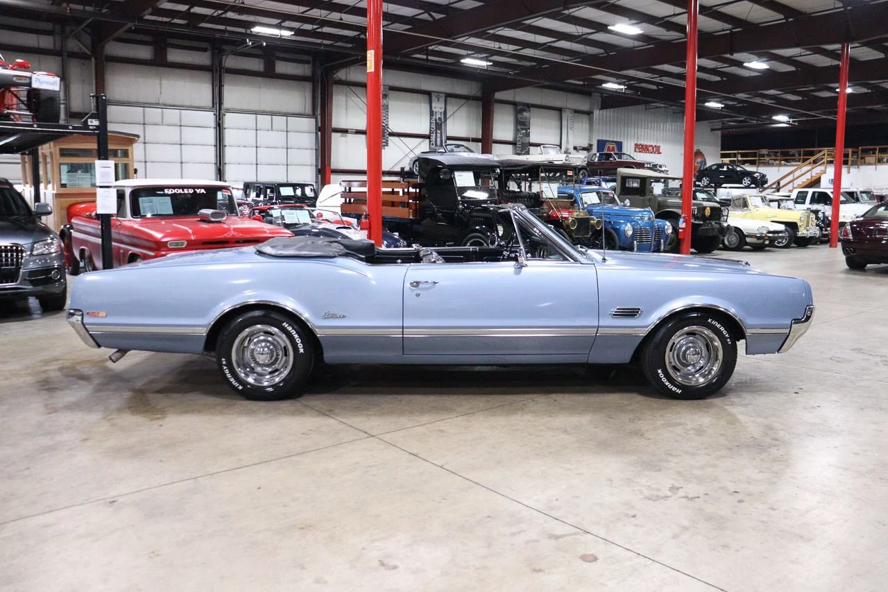 1966 Oldsmobile Cutlass 442 — gallery view 4